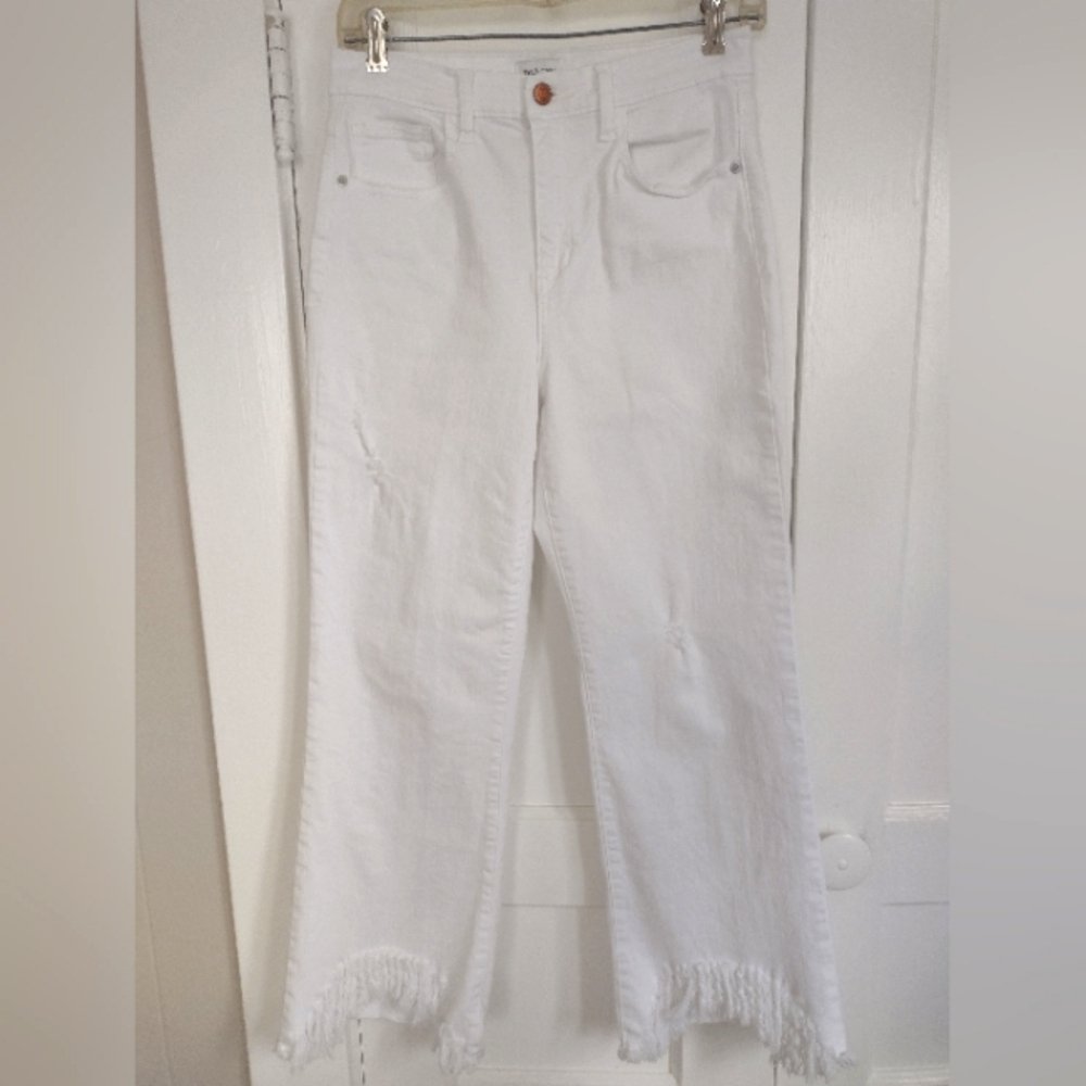 Sneak Peek White Distressed Jeans Fringed Ankle length Size 5/W27